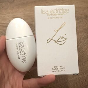 Lisa Eldridge seamless skin enhancing tint T5
